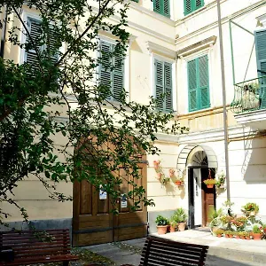 https://ciassa-noeva.hotelitalianriviera.com