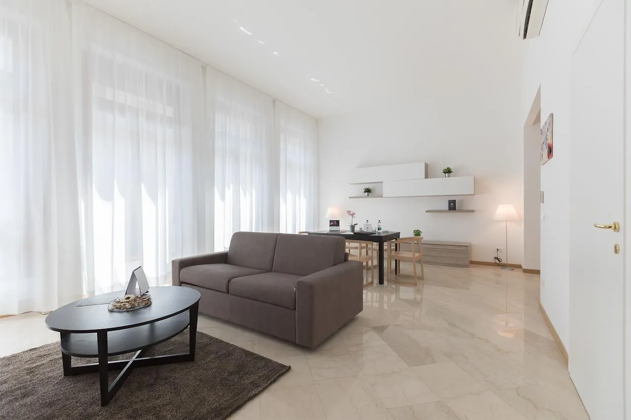 Hemeras Boutique Homes - Design Apartments Near Duomo Cathedral Μιλάνο 0*,  Ιταλία