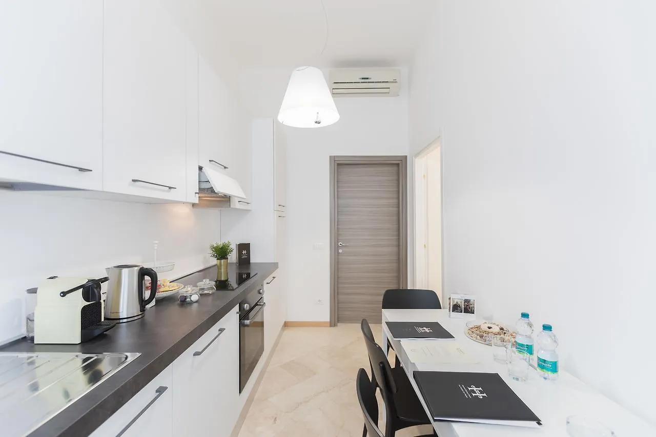 Hemeras Boutique Homes - Design Apartments Near Duomo Cathedral Mediolan