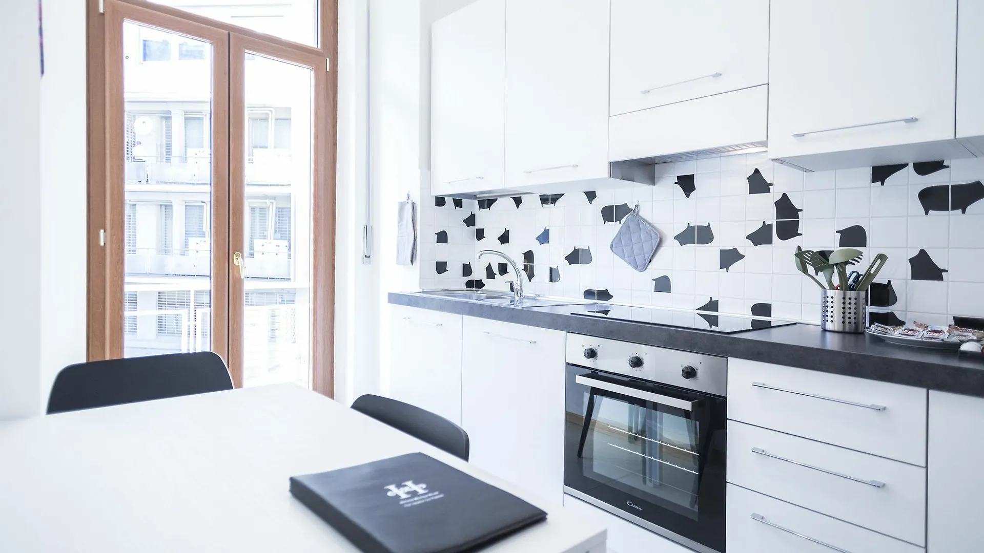 Hemeras Boutique Homes - Design Apartments Near Duomo Cathedral Mediolan 0*,  Włochy