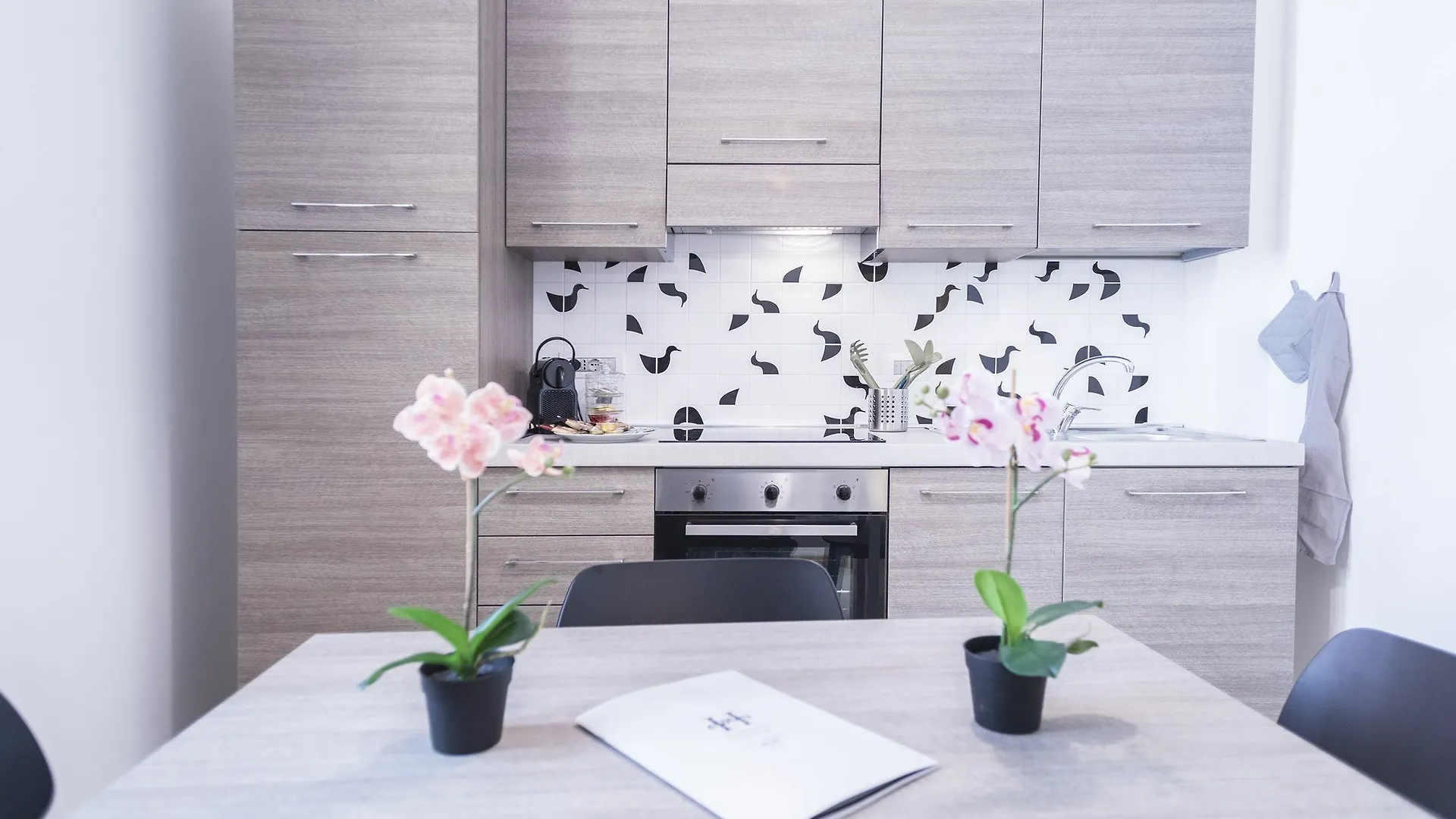 Hemeras Boutique Homes - Design Apartments Near Duomo Cathedral Mediolan