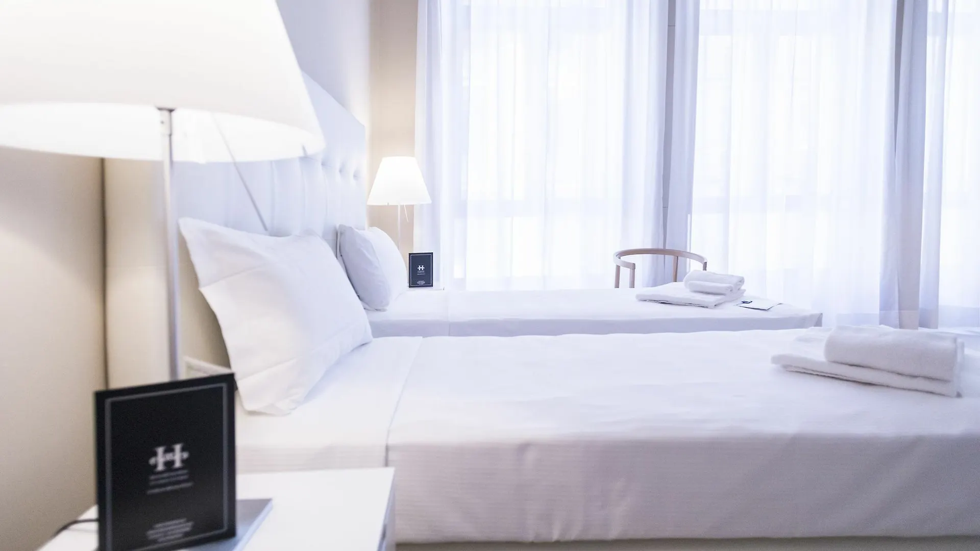 Hemeras Boutique Homes - Design Apartments Near Duomo Cathedral Mediolan